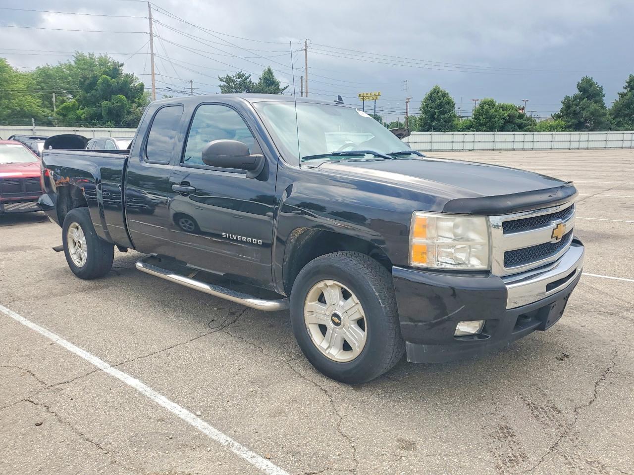2011 CHEVROLET SILVERADO