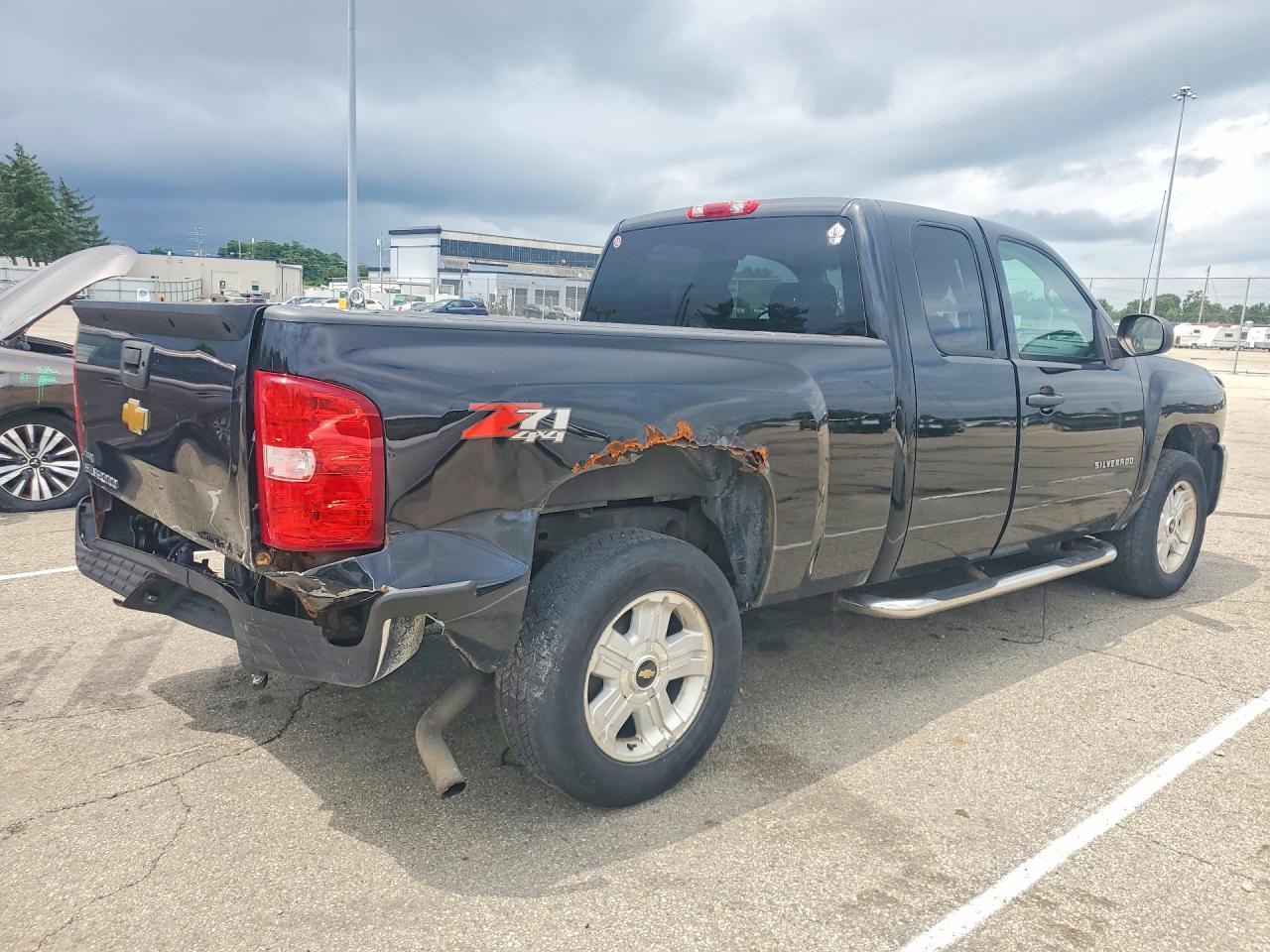 2011 CHEVROLET SILVERADO
