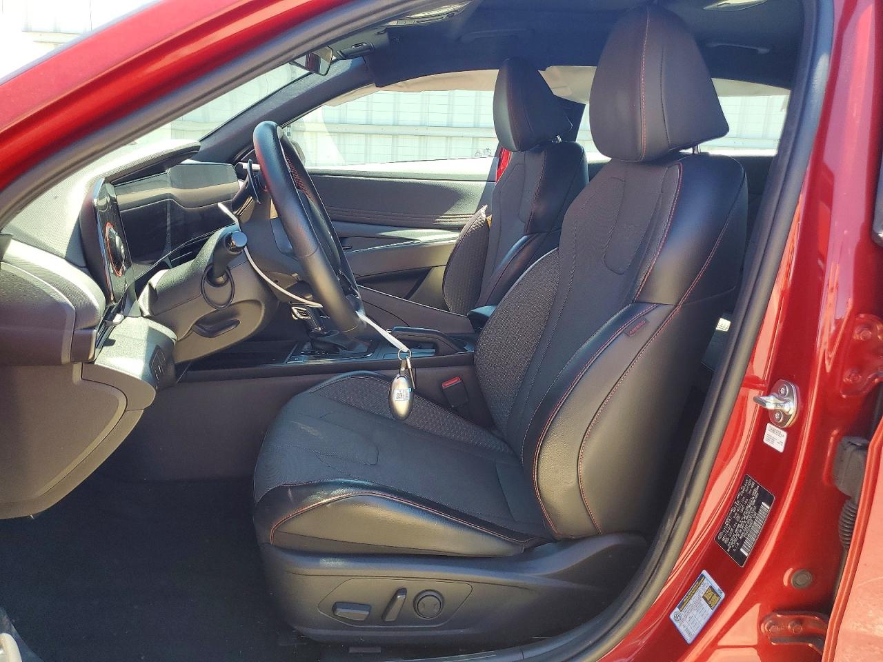 2024 HYUNDAI ELANTRA