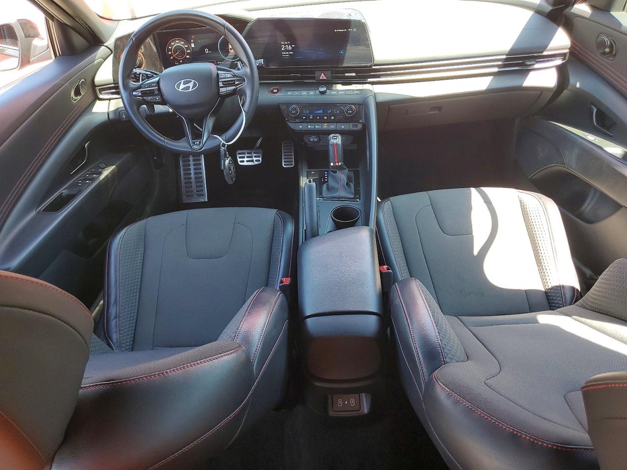 2024 HYUNDAI ELANTRA