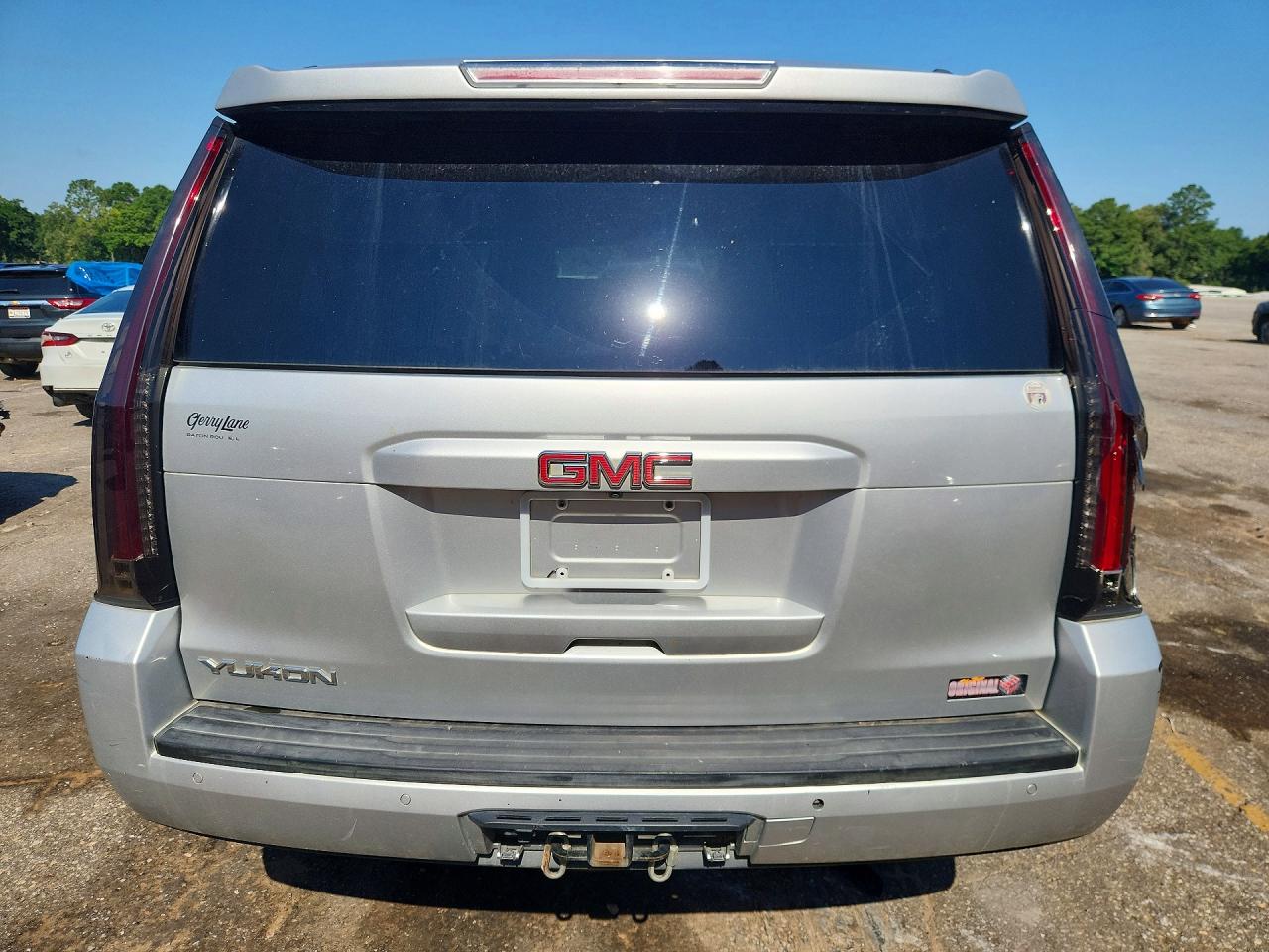 2017 GMC YUKON