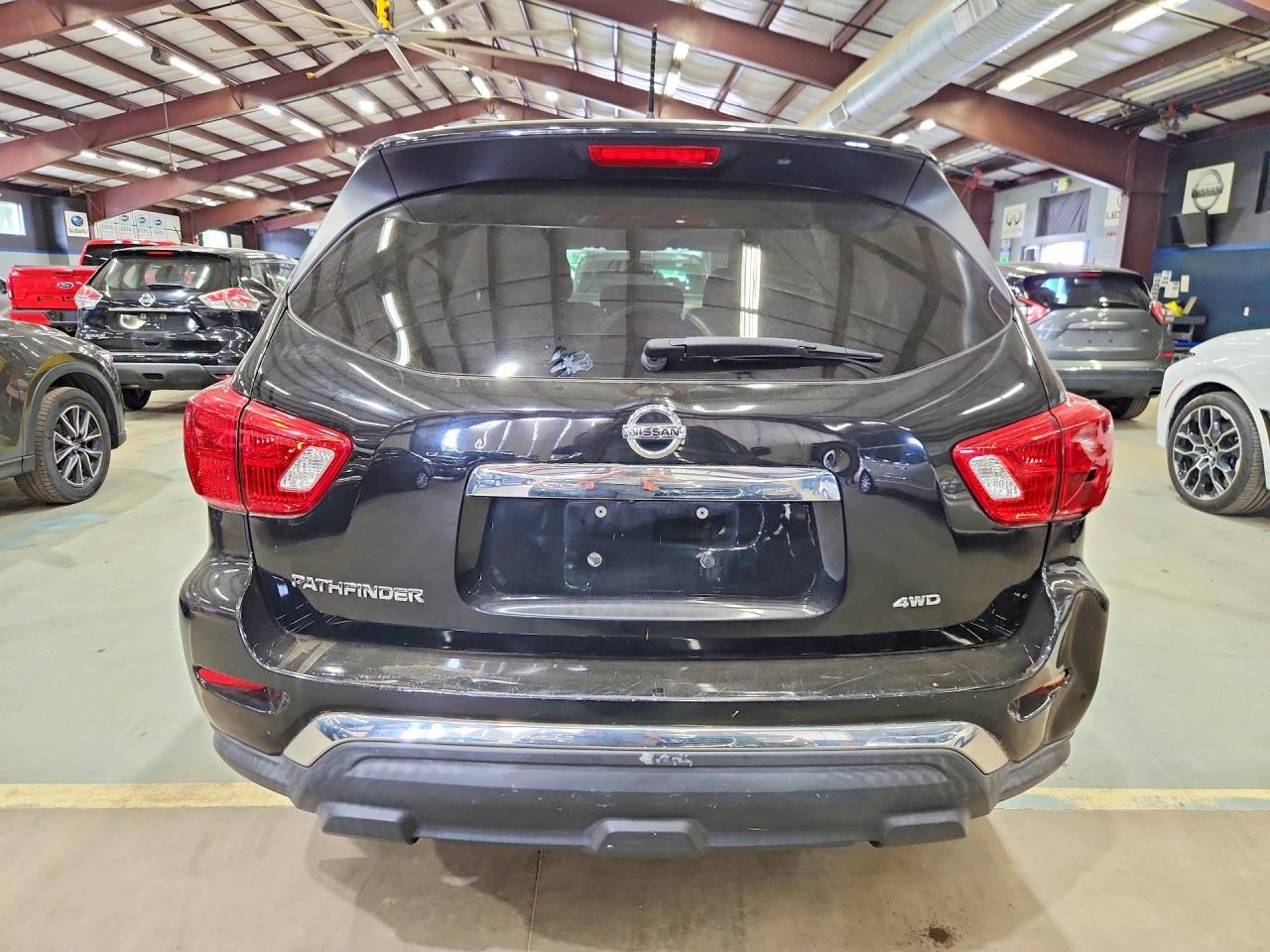 2017 NISSAN PATHFINDER