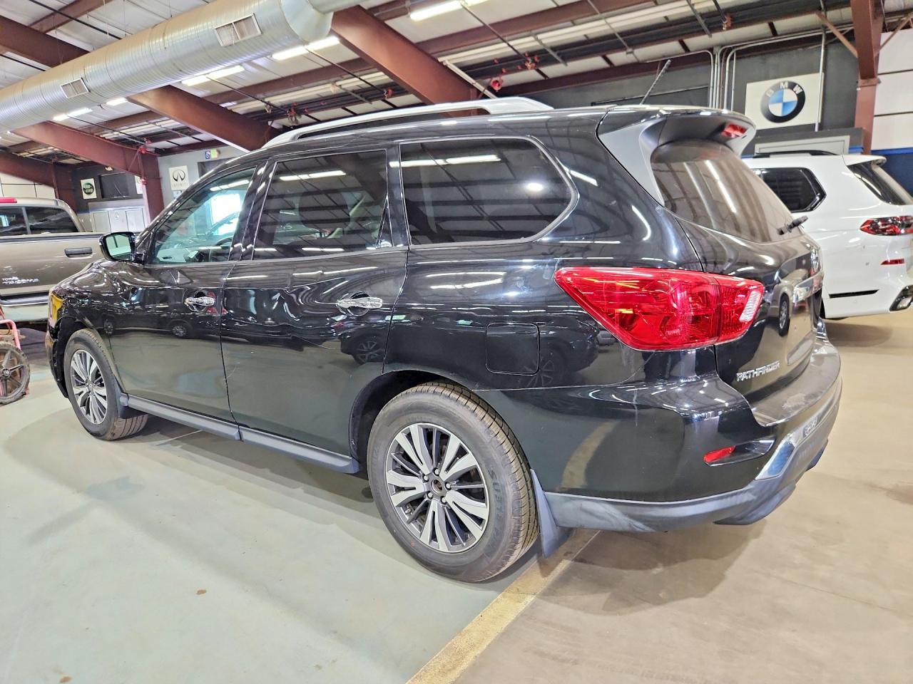 2017 NISSAN PATHFINDER
