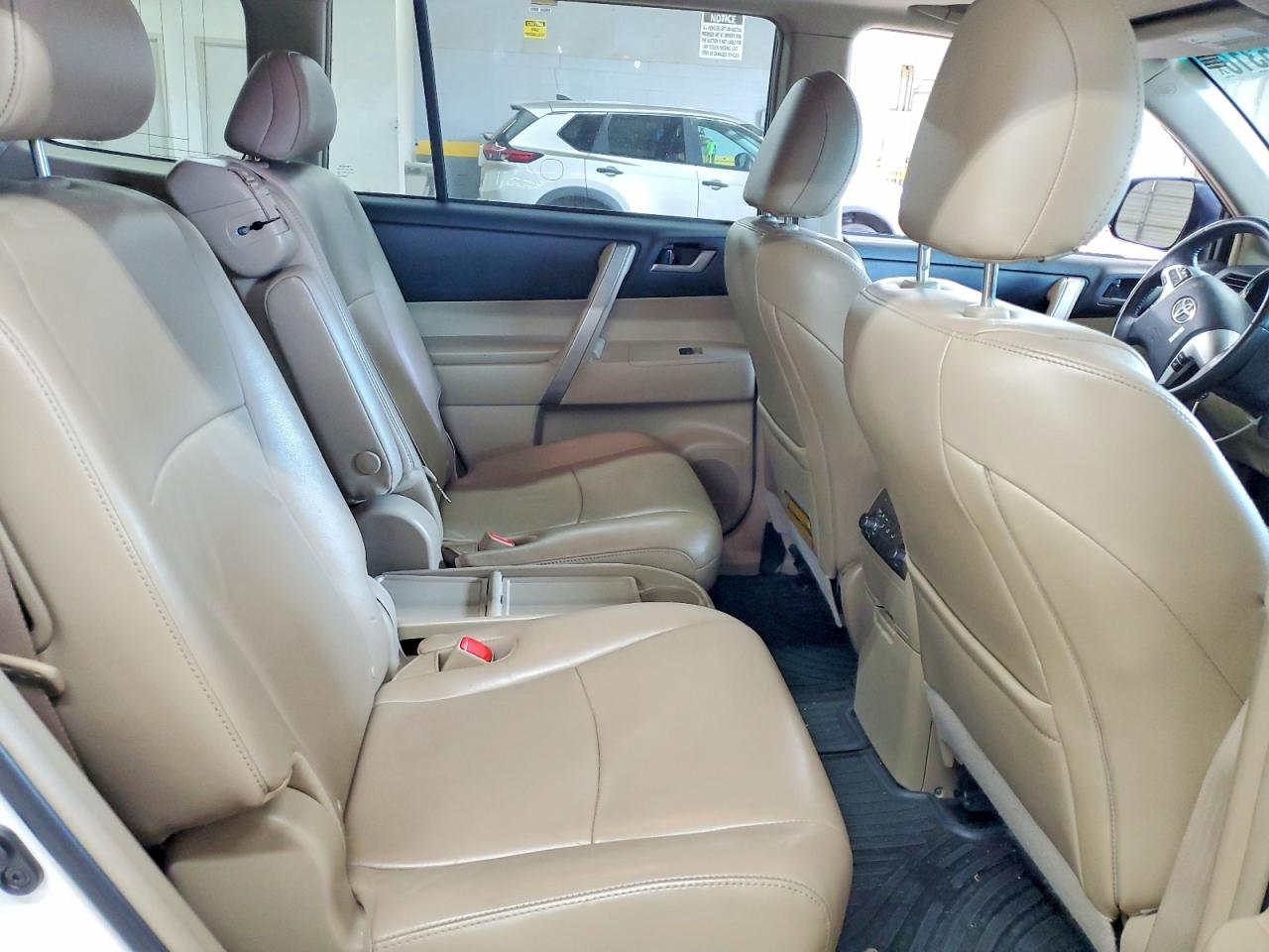 2012 TOYOTA HIGHLANDER