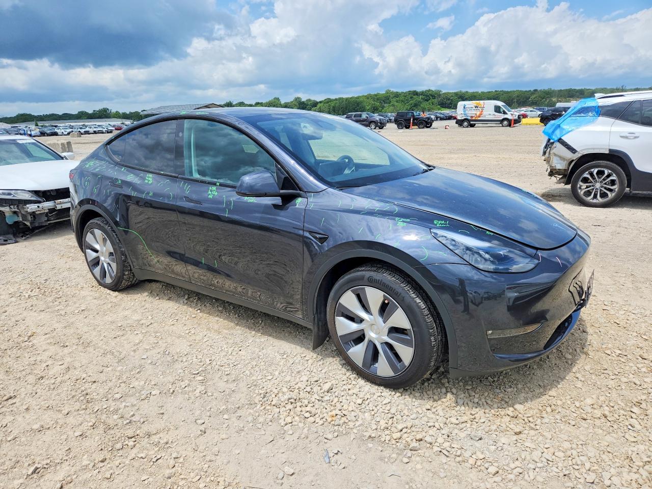 2024 TESLA MODEL Y