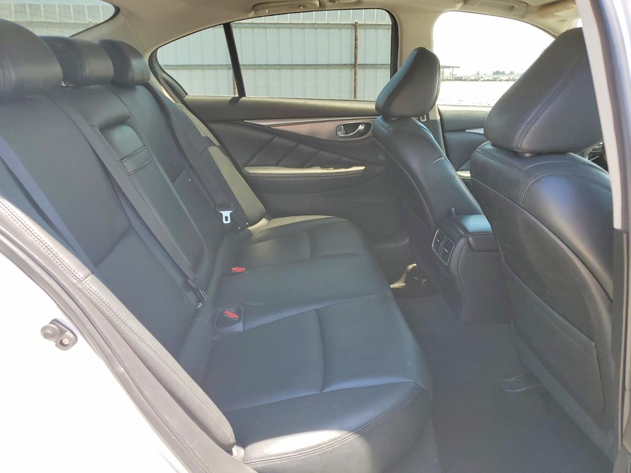 2015 INFINITI Q50