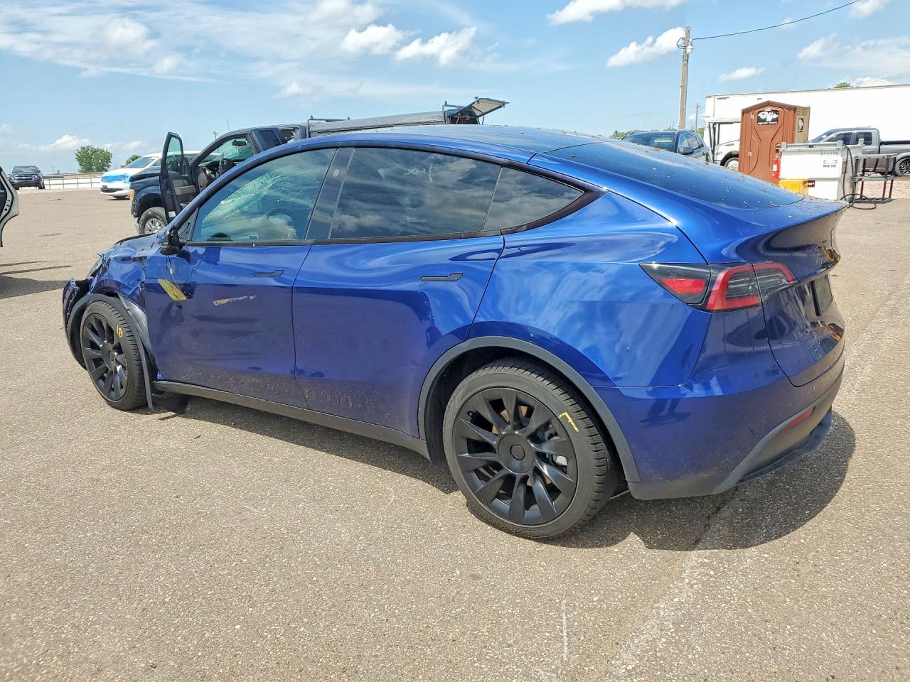2024 TESLA MODEL Y