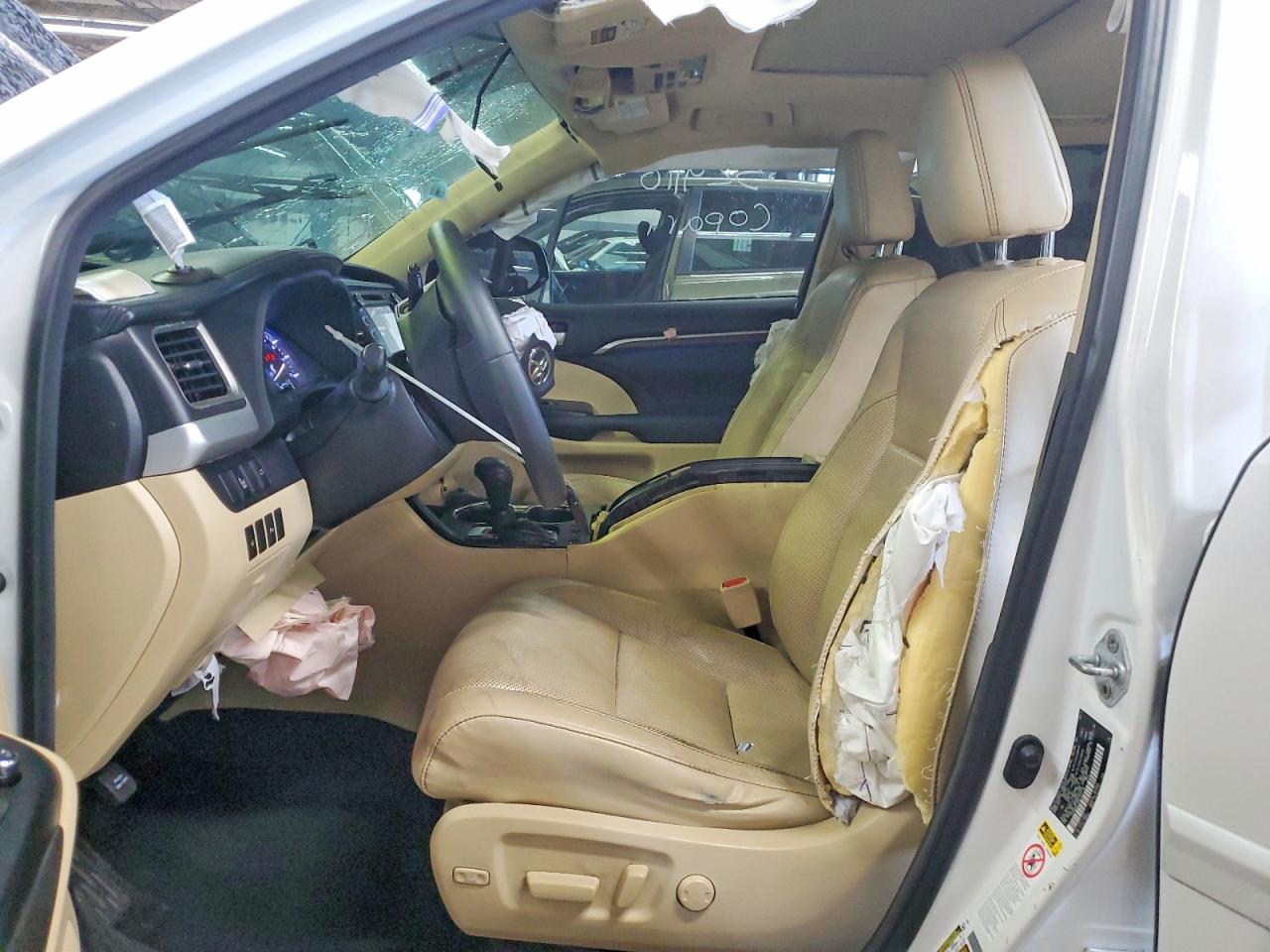 2016 TOYOTA HIGHLANDER