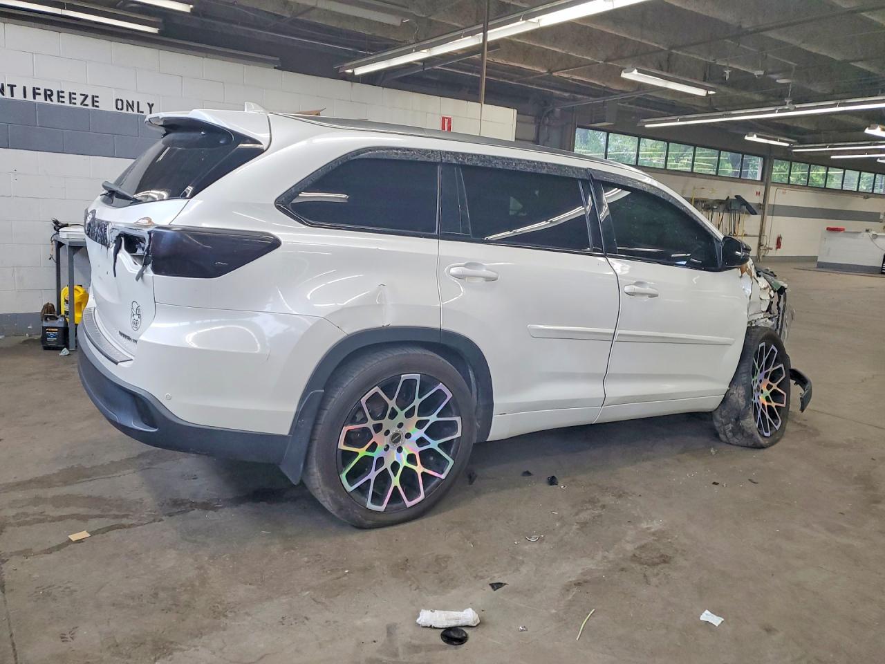2016 TOYOTA HIGHLANDER