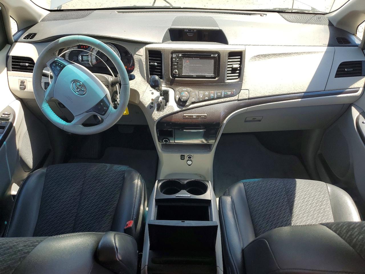 2014 TOYOTA SIENNA