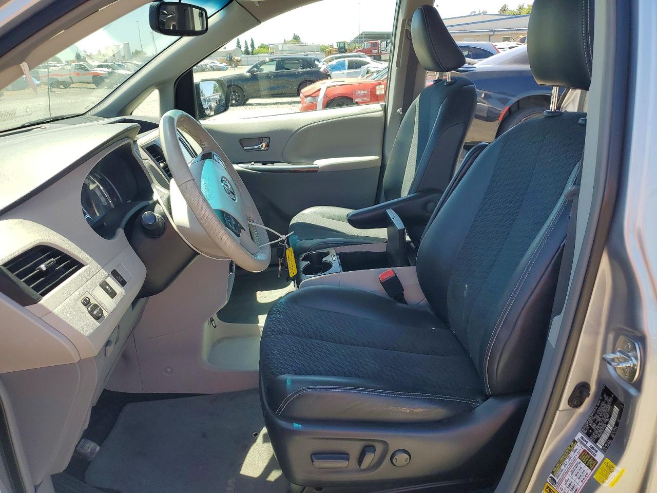 2014 TOYOTA SIENNA