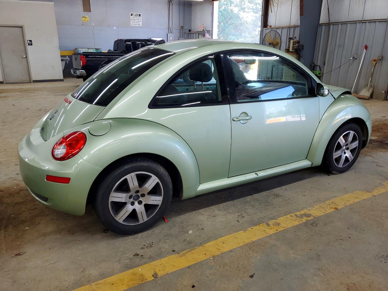 2006 VOLKSWAGEN BEETLE