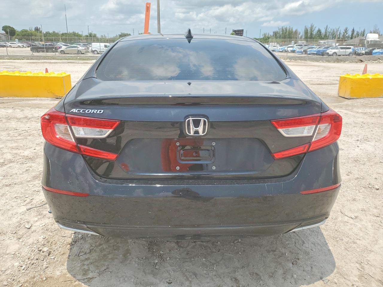 2018 HONDA ACCORD