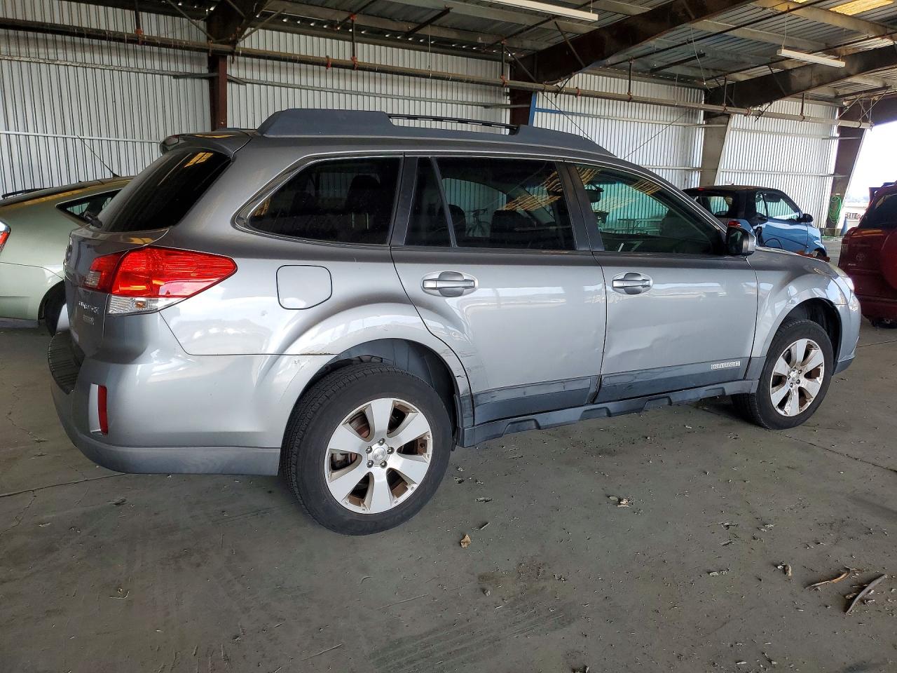 2011 SUBARU OUTBACK