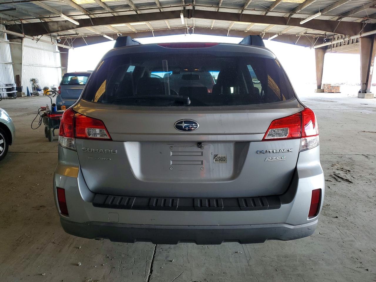 2011 SUBARU OUTBACK