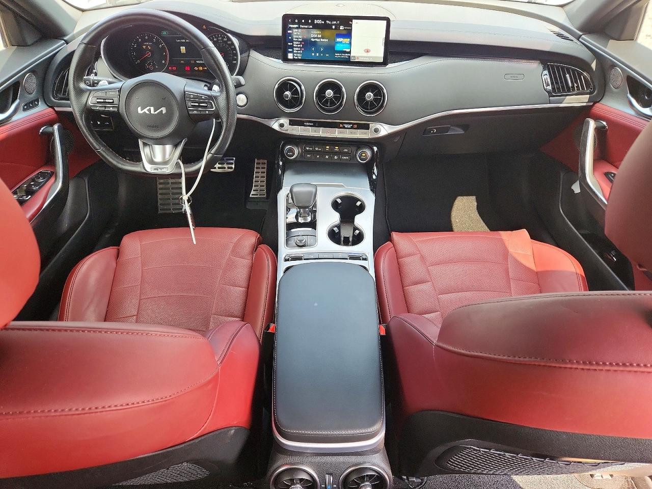 2023 KIA STINGER