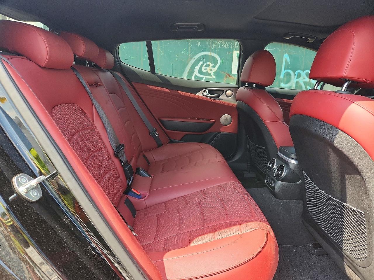 2023 KIA STINGER
