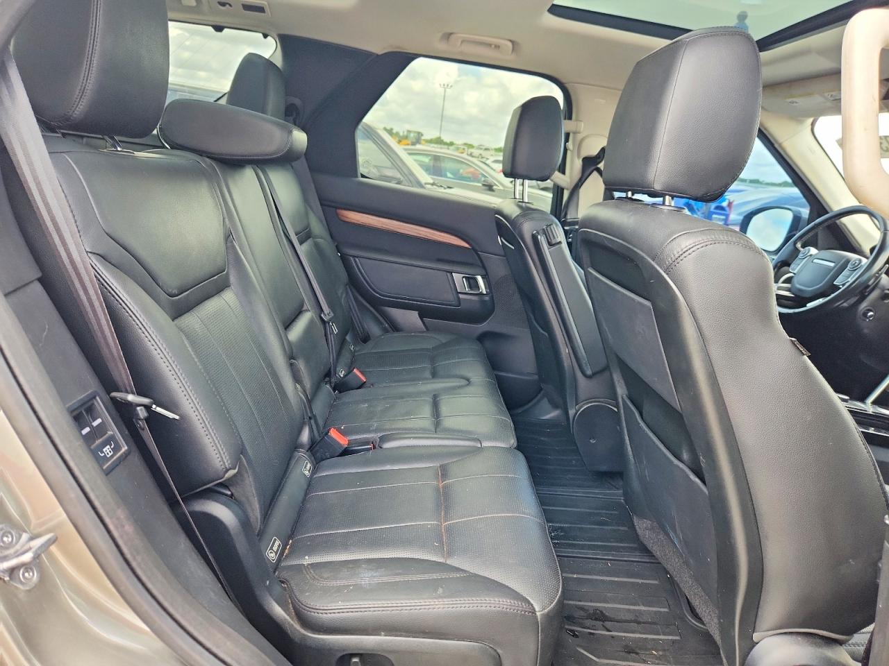 2018 LAND ROVER DISCOVERY