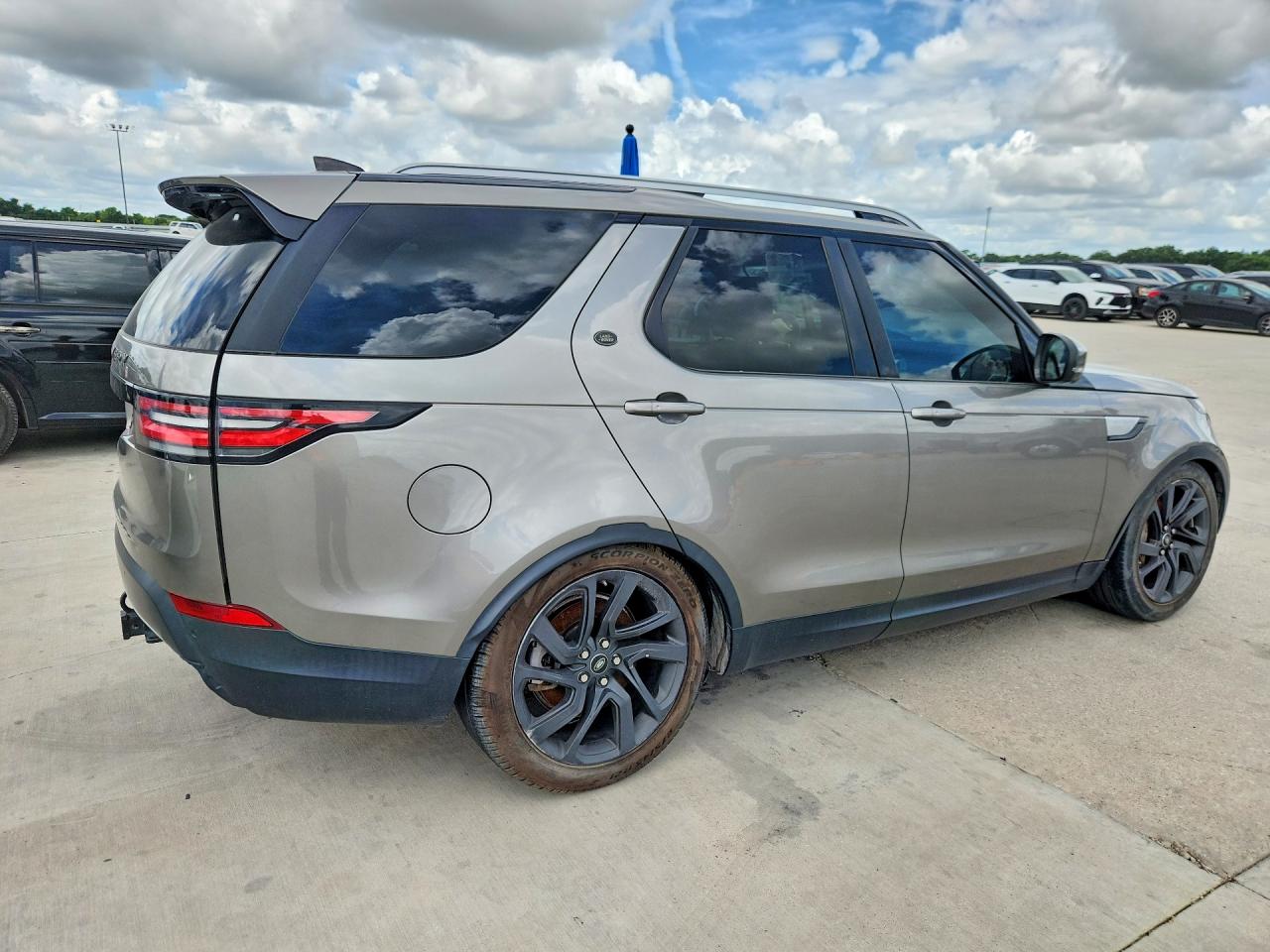 2018 LAND ROVER DISCOVERY