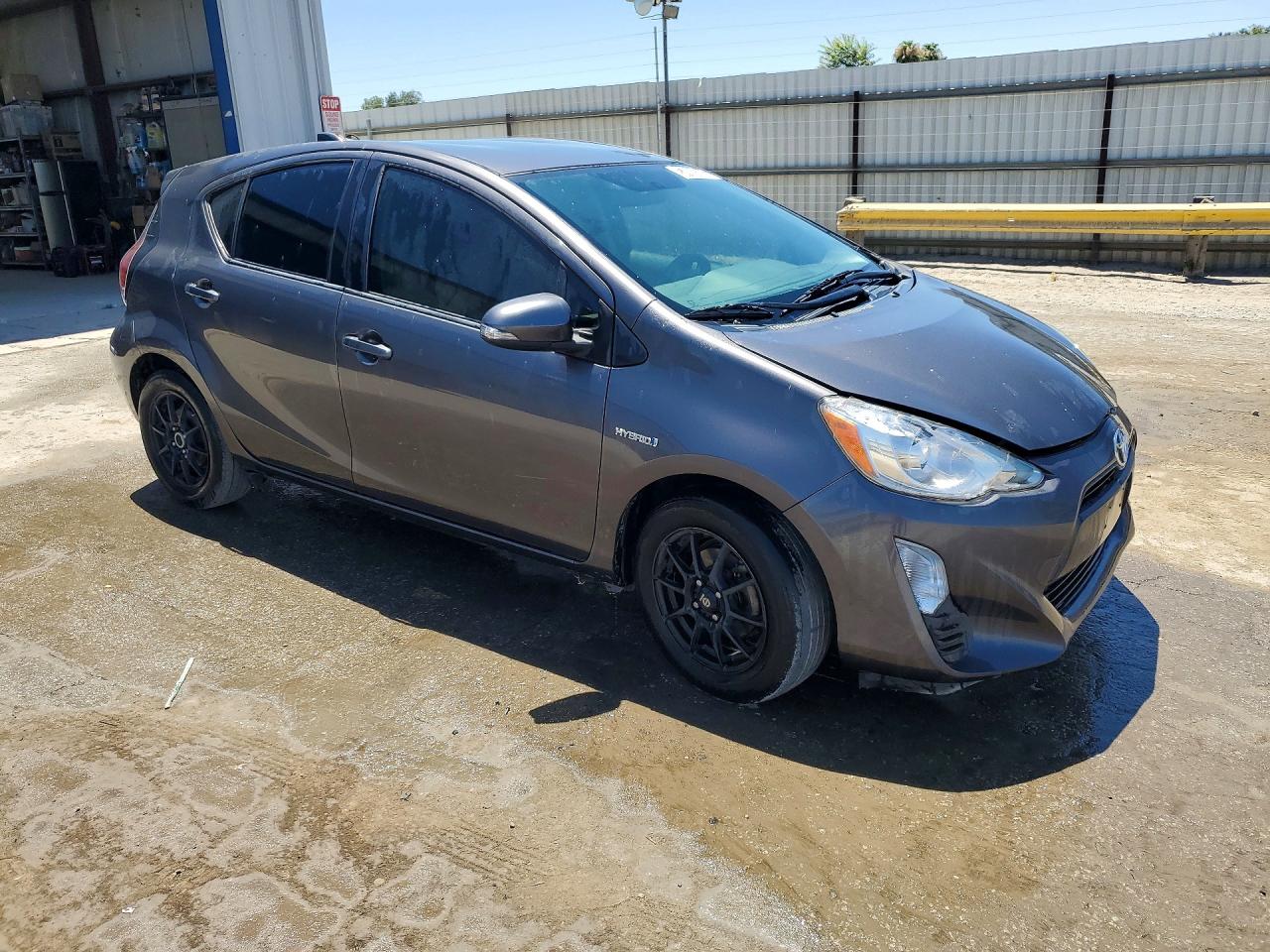 2016 TOYOTA PRIUS