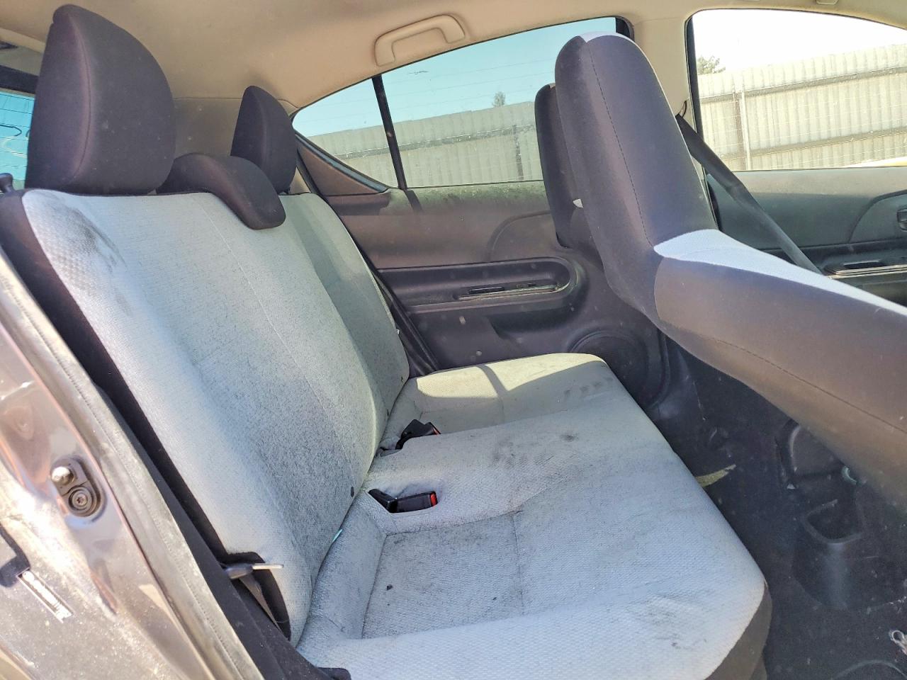 2016 TOYOTA PRIUS