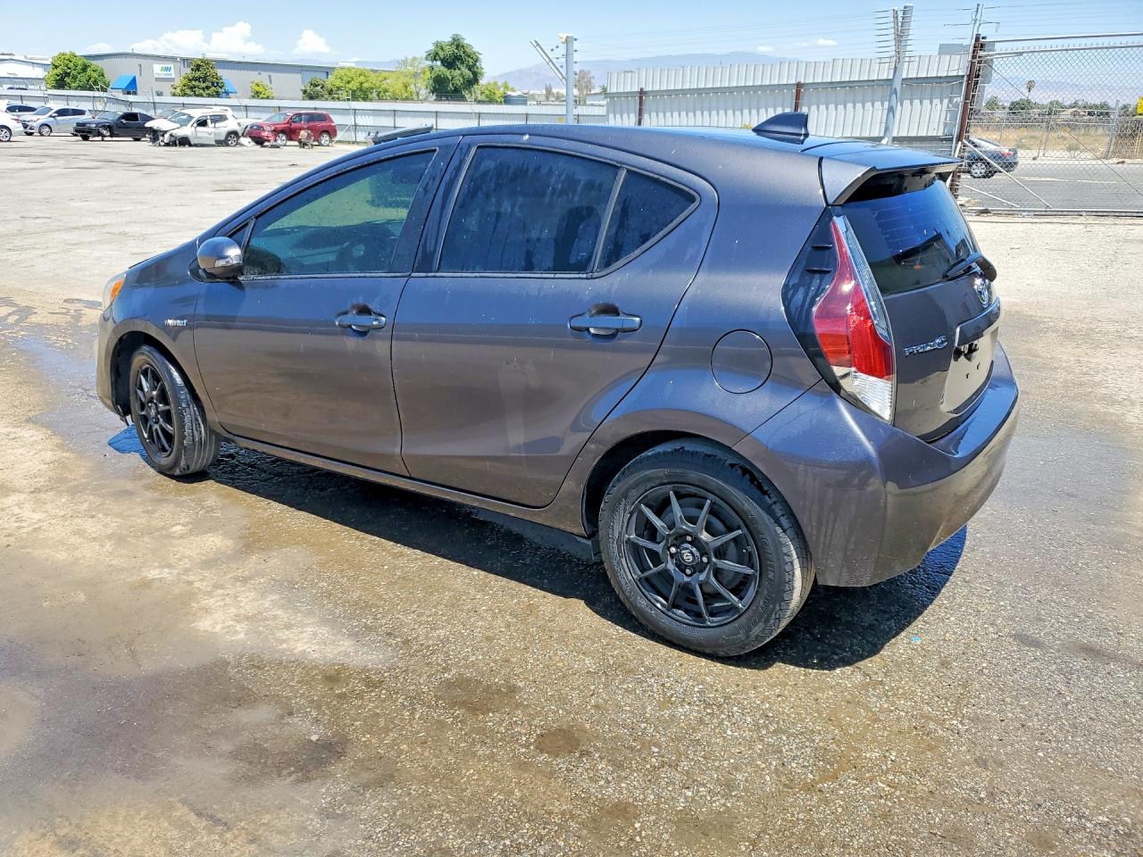 2016 TOYOTA PRIUS