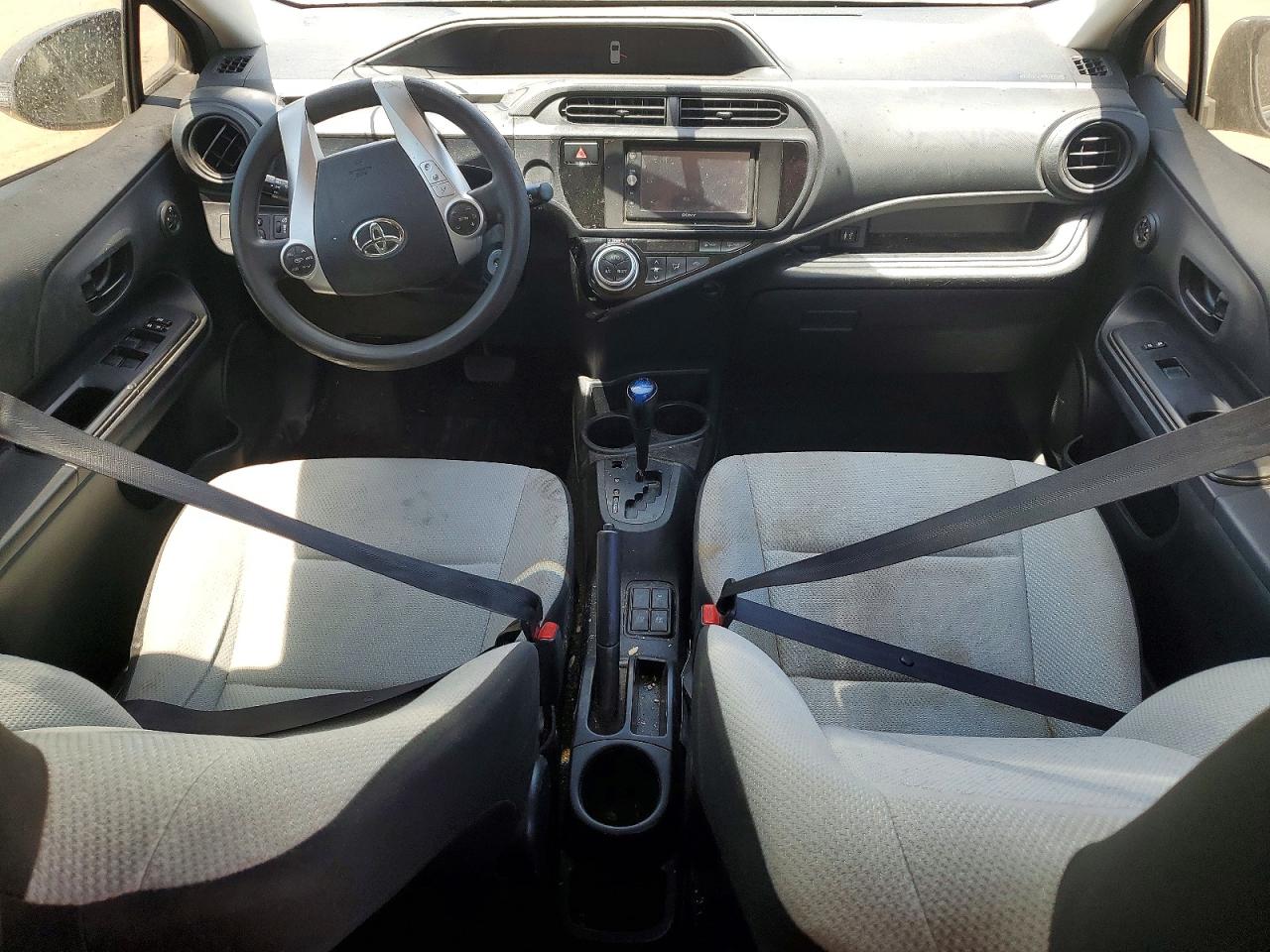2016 TOYOTA PRIUS
