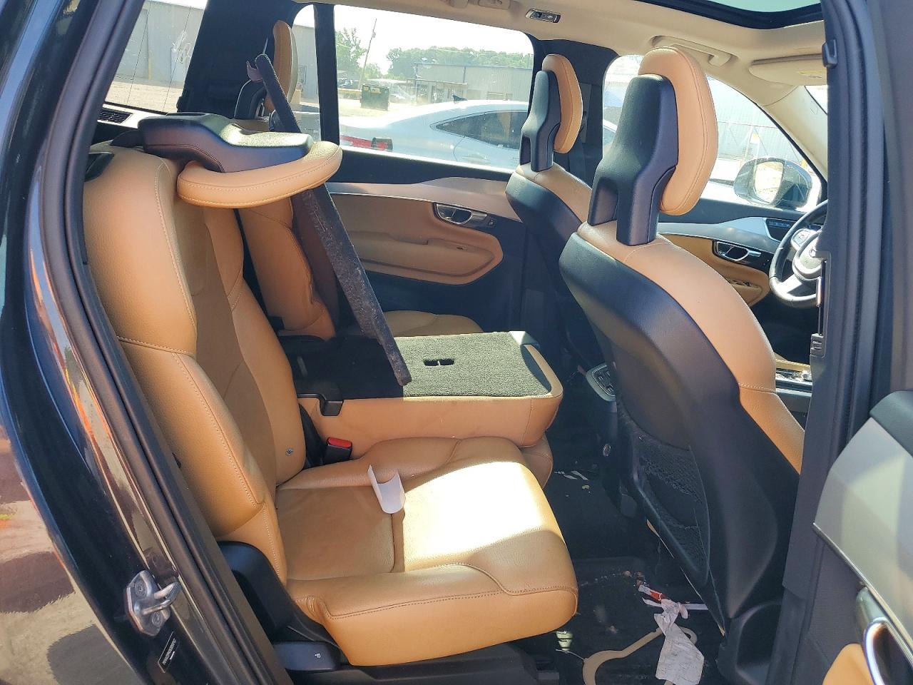2016 VOLVO XC90