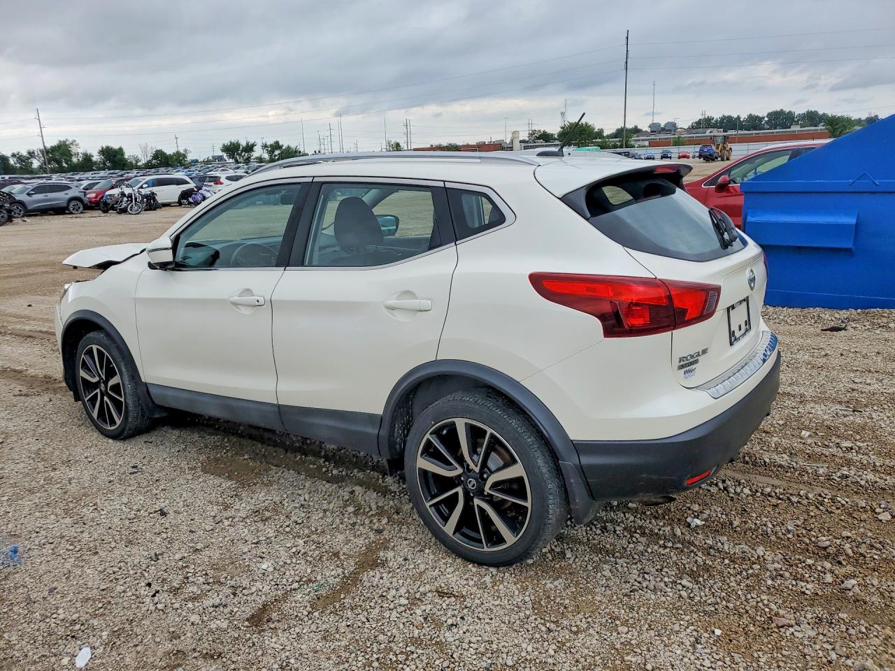 2017 NISSAN ROGUE