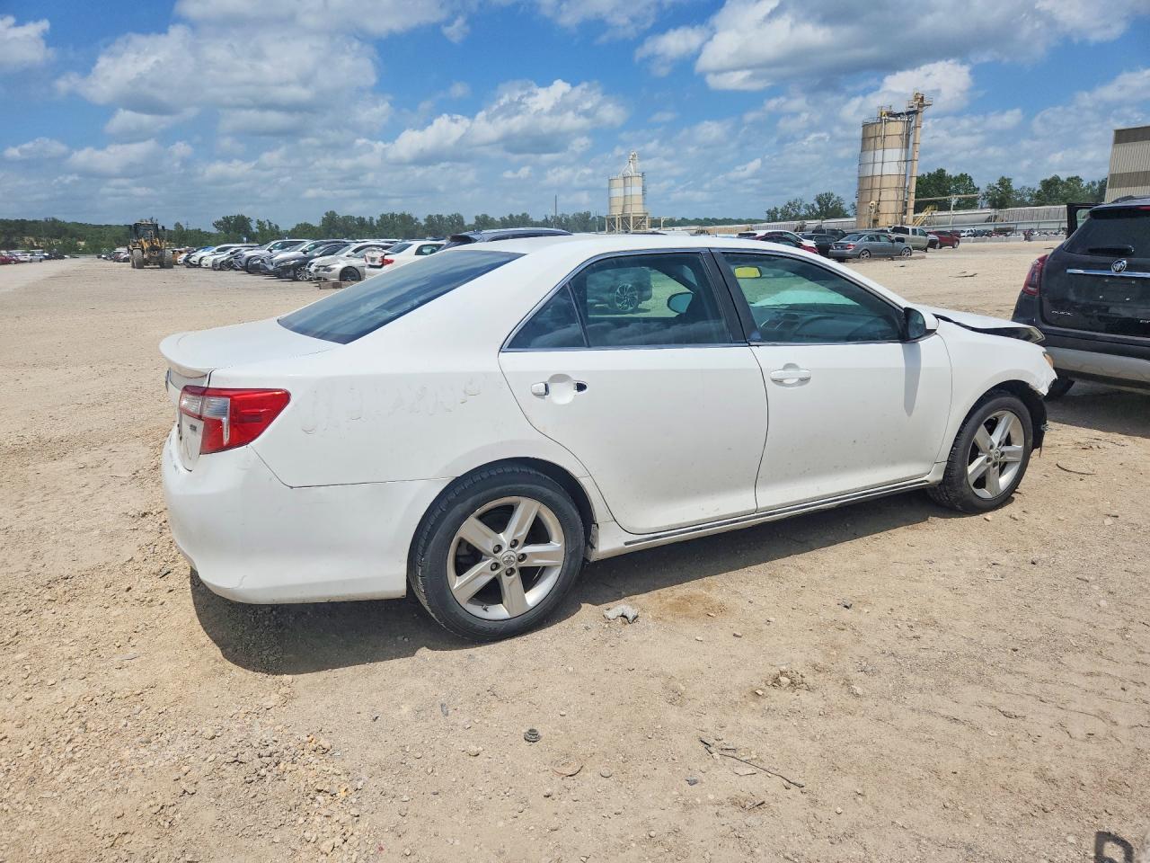 2013 TOYOTA CAMRY