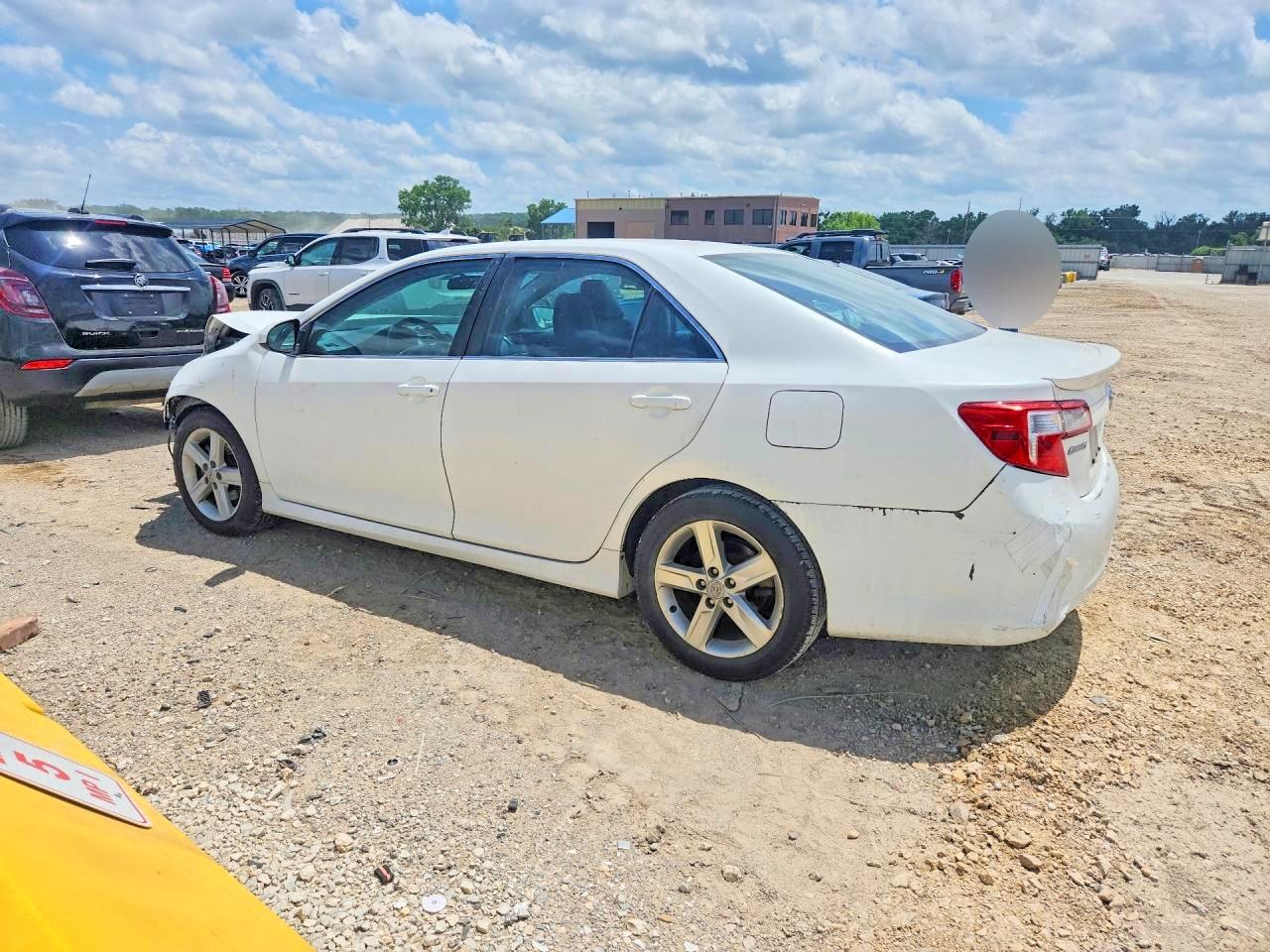 2013 TOYOTA CAMRY