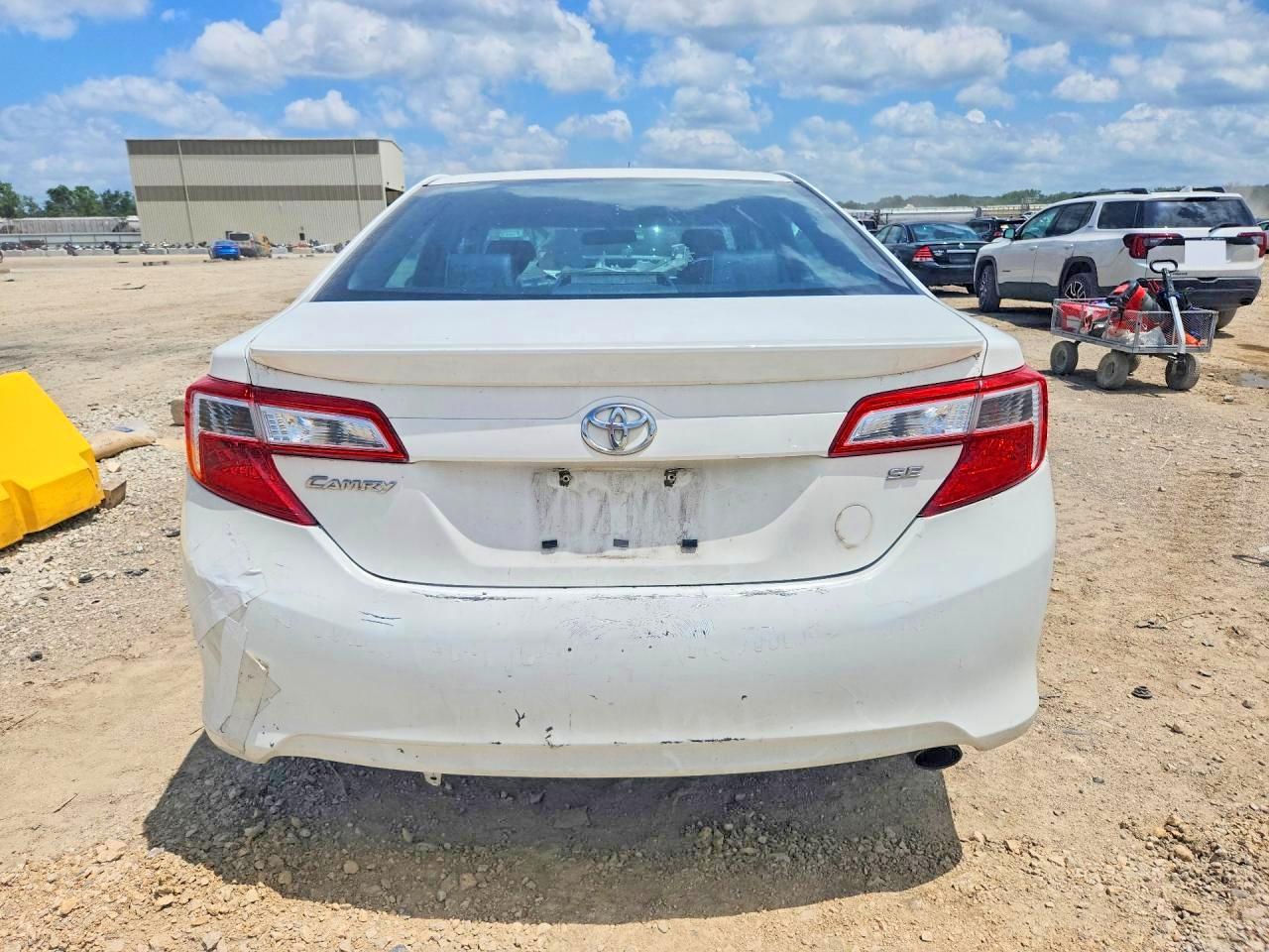 2013 TOYOTA CAMRY