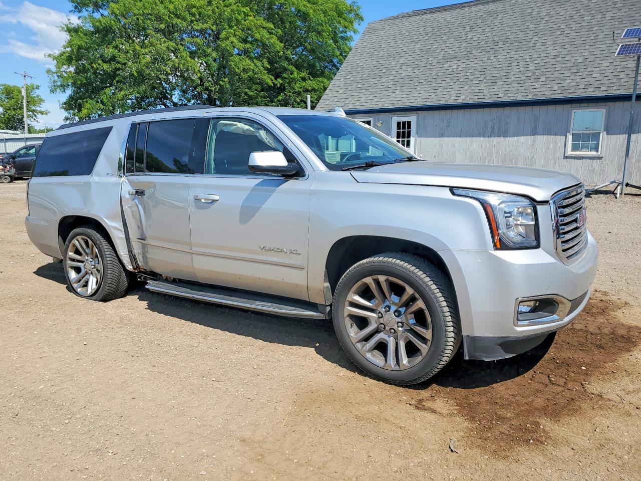 2017 GMC YUKON