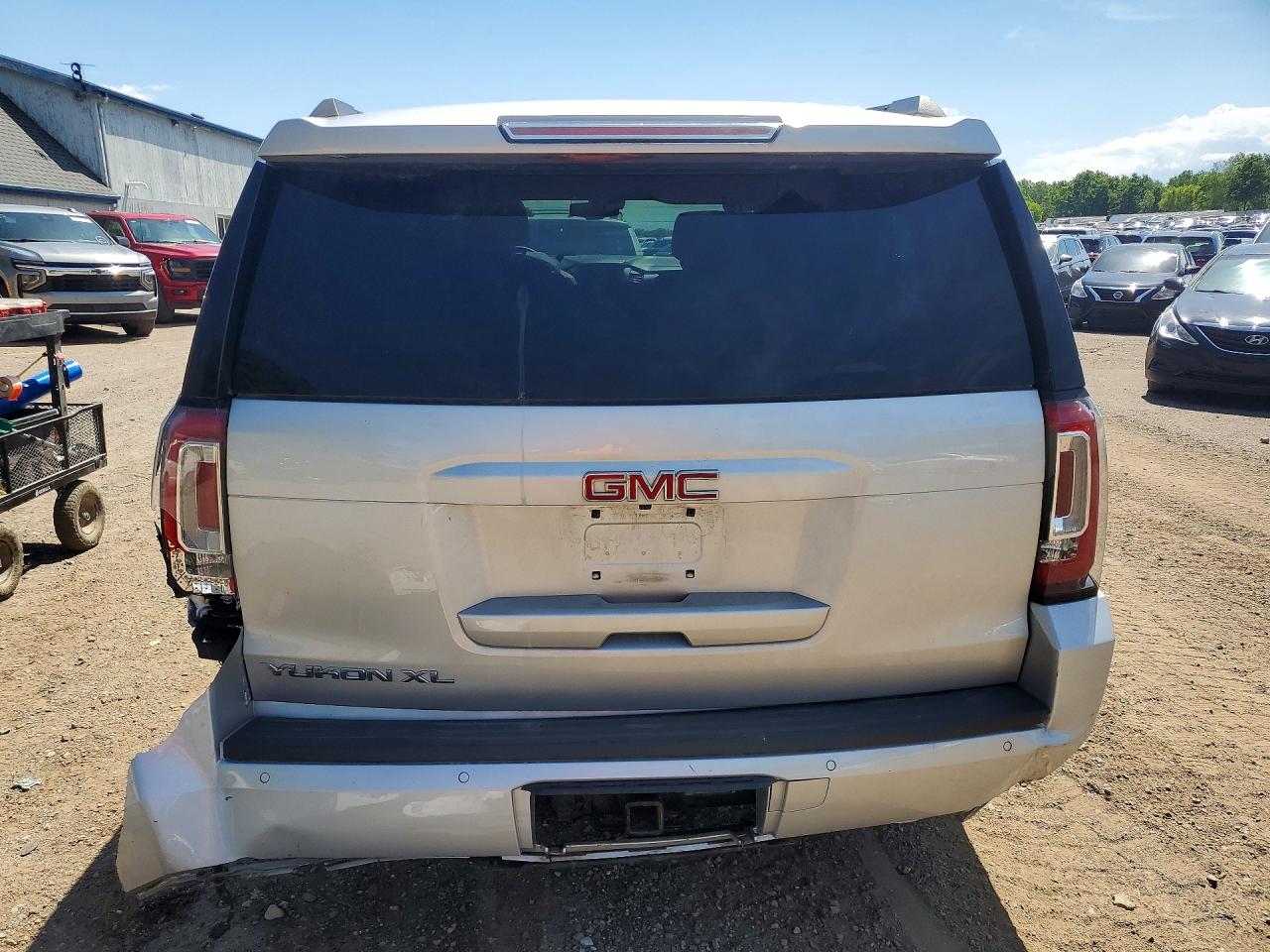2017 GMC YUKON