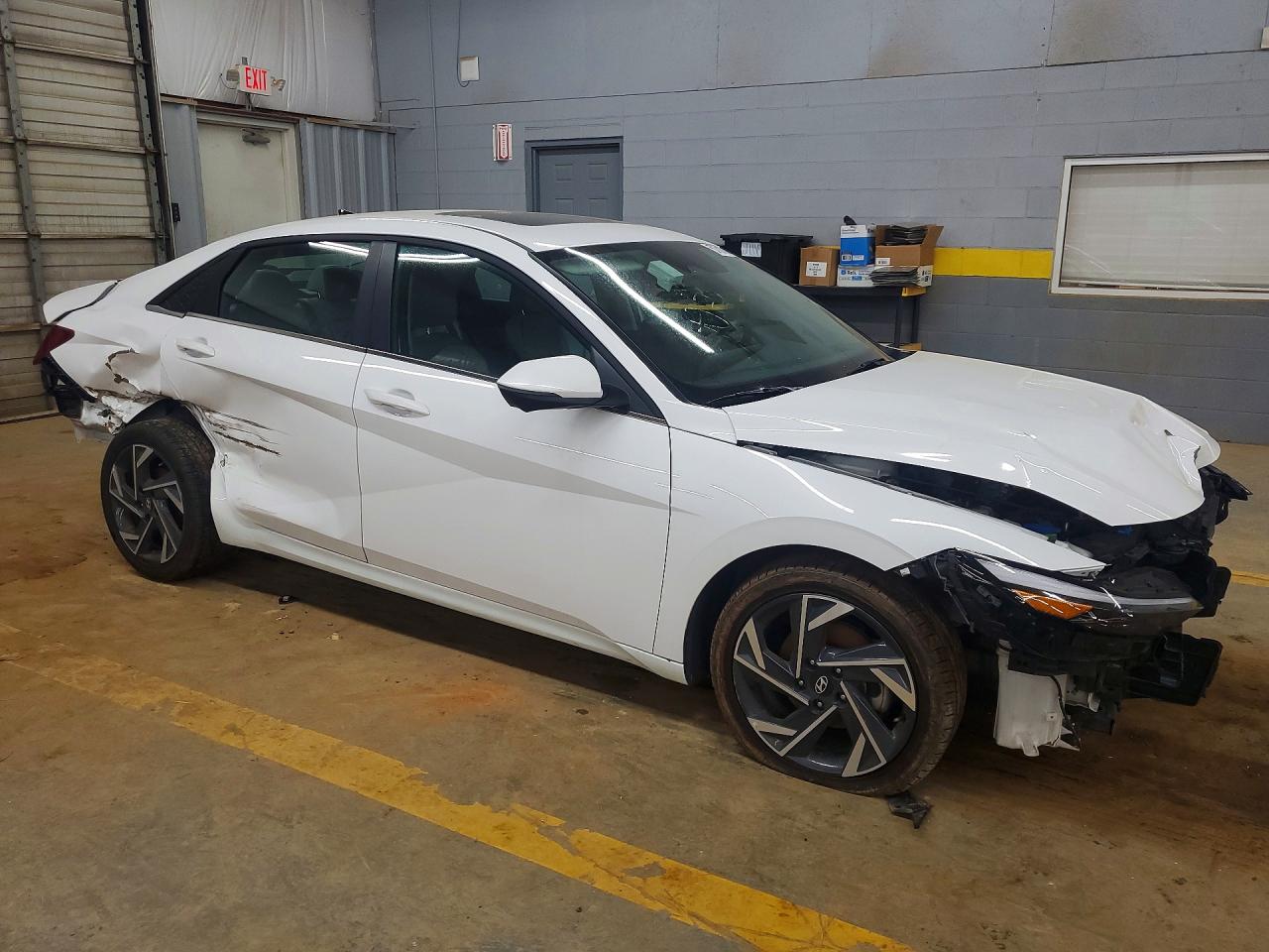 2024 HYUNDAI ELANTRA