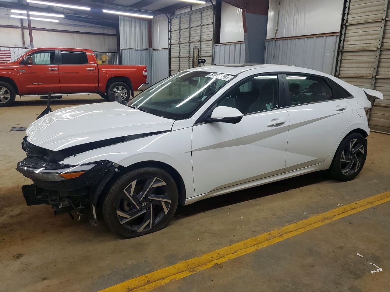 2024 HYUNDAI ELANTRA