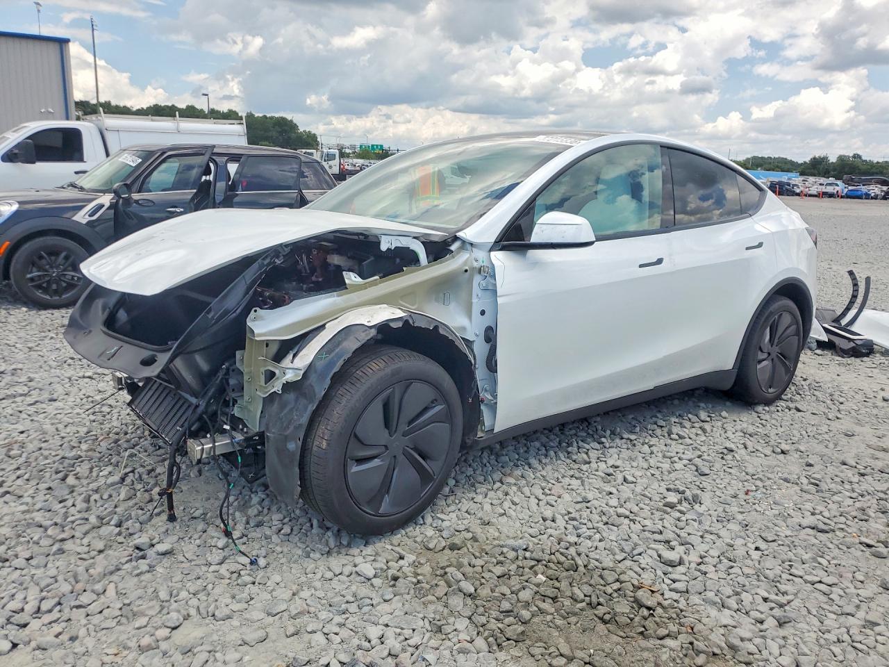 2026 TESLA MODEL Y