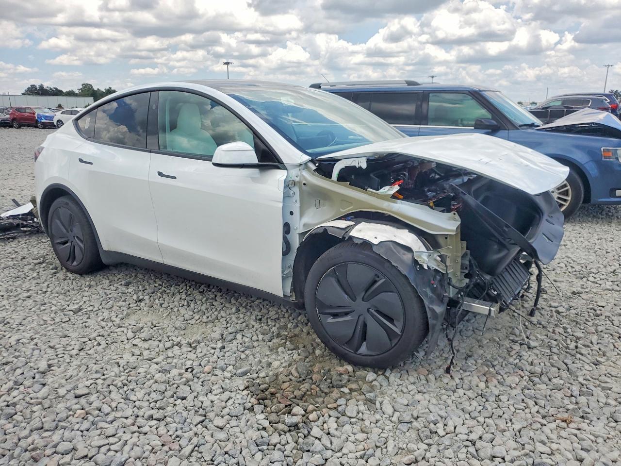 2026 TESLA MODEL Y