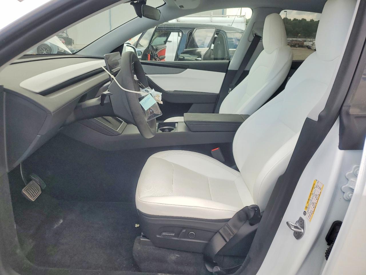 2026 TESLA MODEL Y