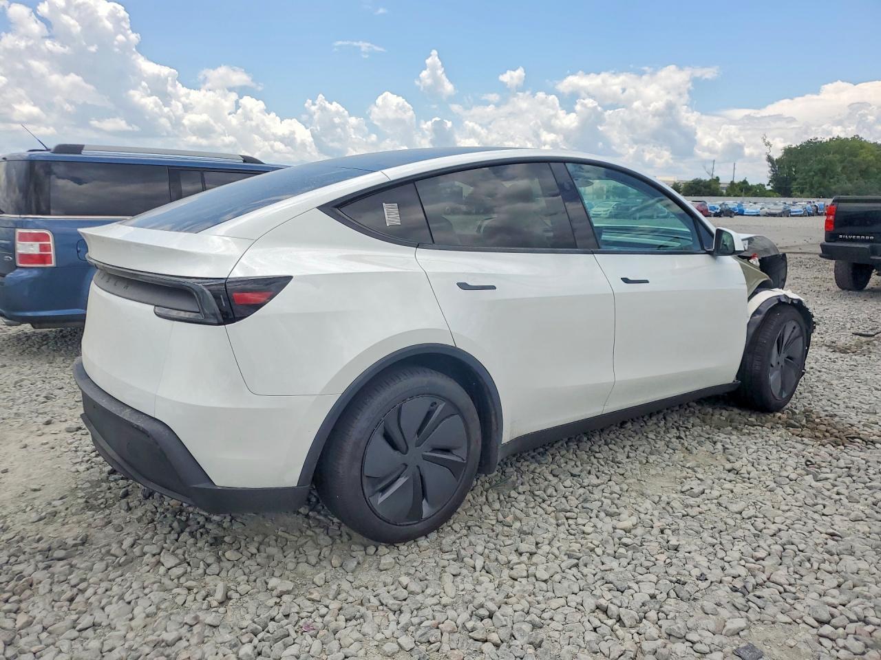 2026 TESLA MODEL Y