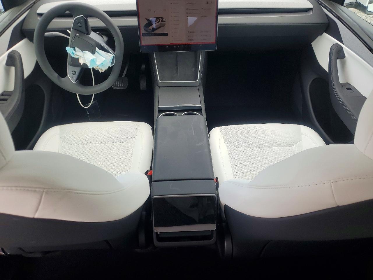 2026 TESLA MODEL Y