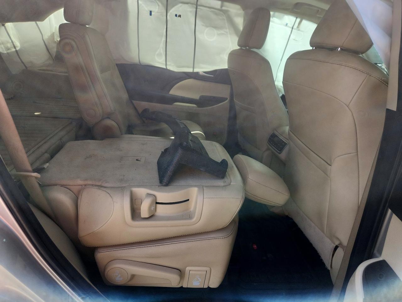 2016 TOYOTA HIGHLANDER