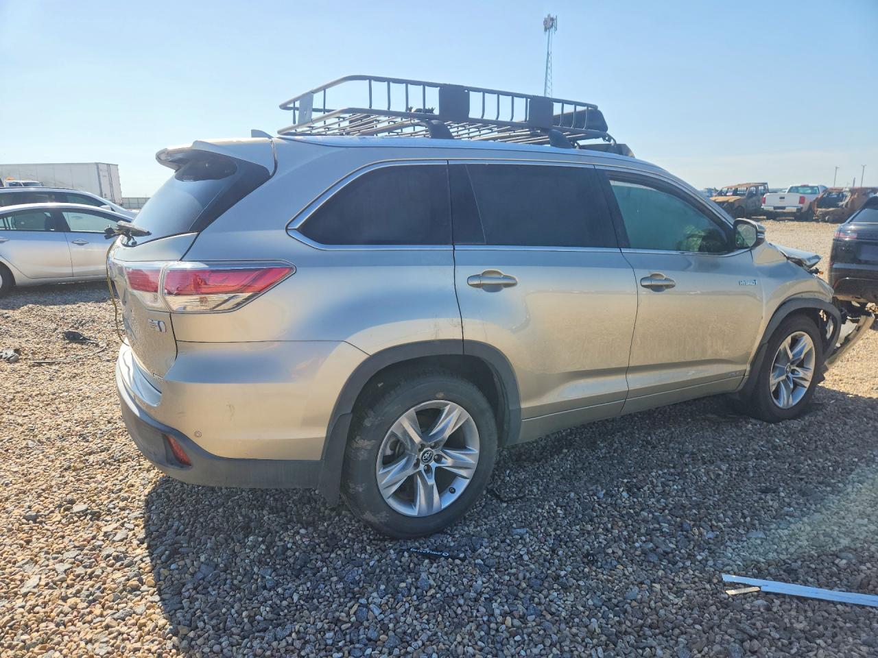 2016 TOYOTA HIGHLANDER