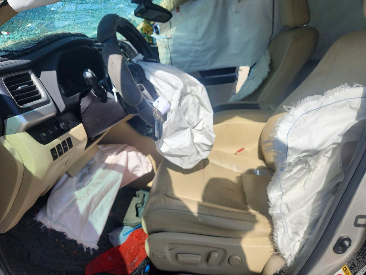 2016 TOYOTA HIGHLANDER
