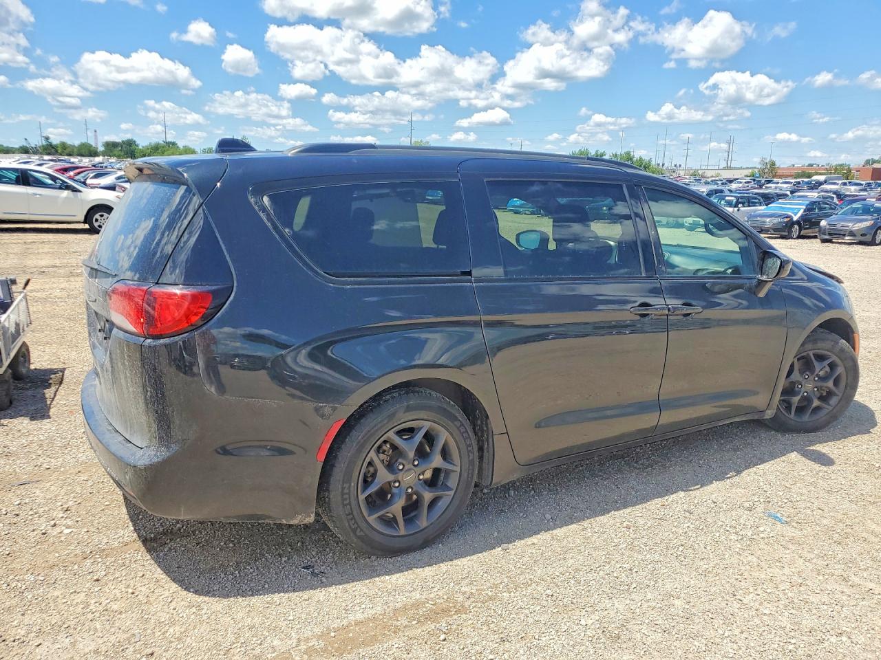 2019 CHRYSLER PACIFICA