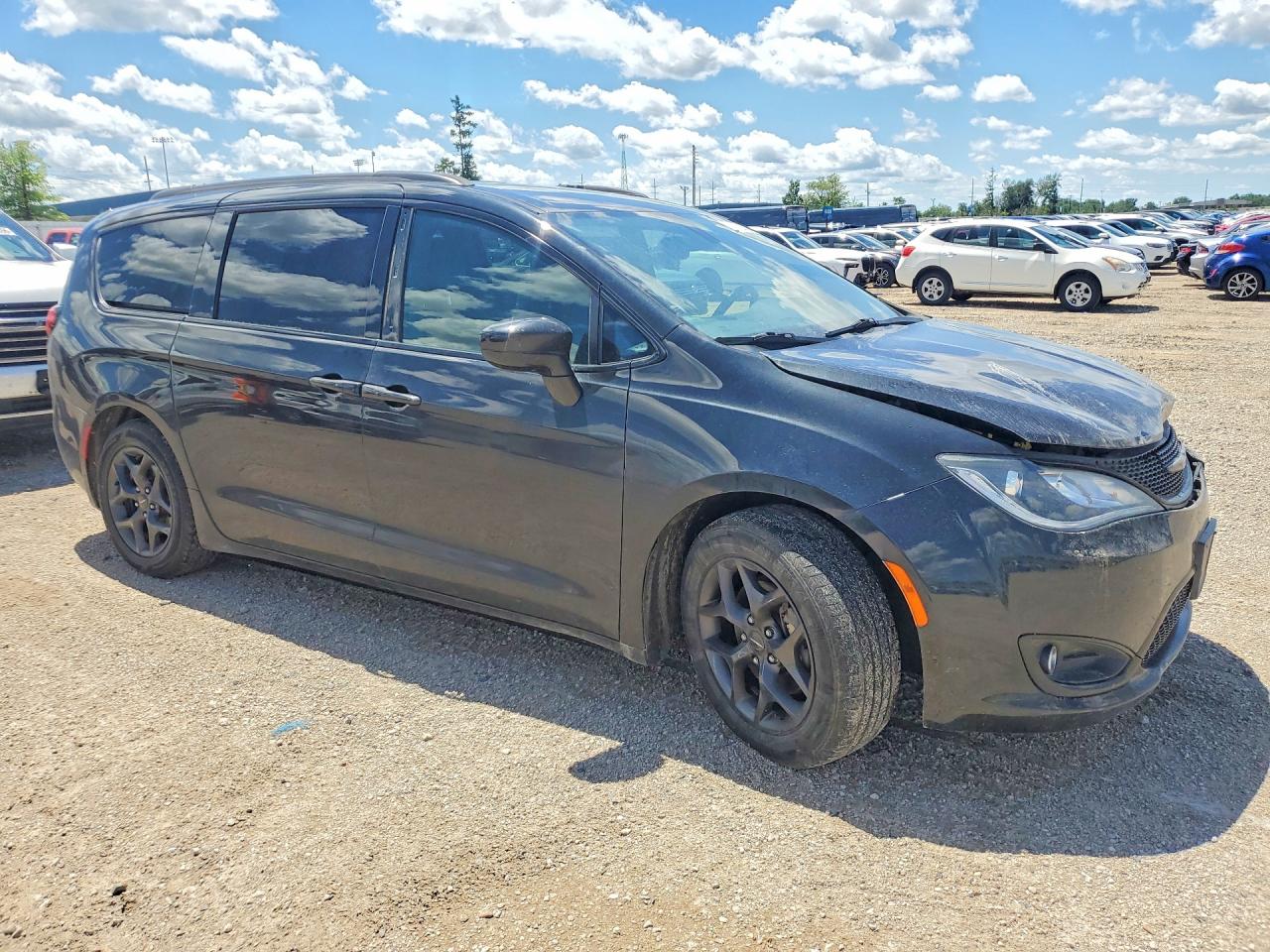 2019 CHRYSLER PACIFICA