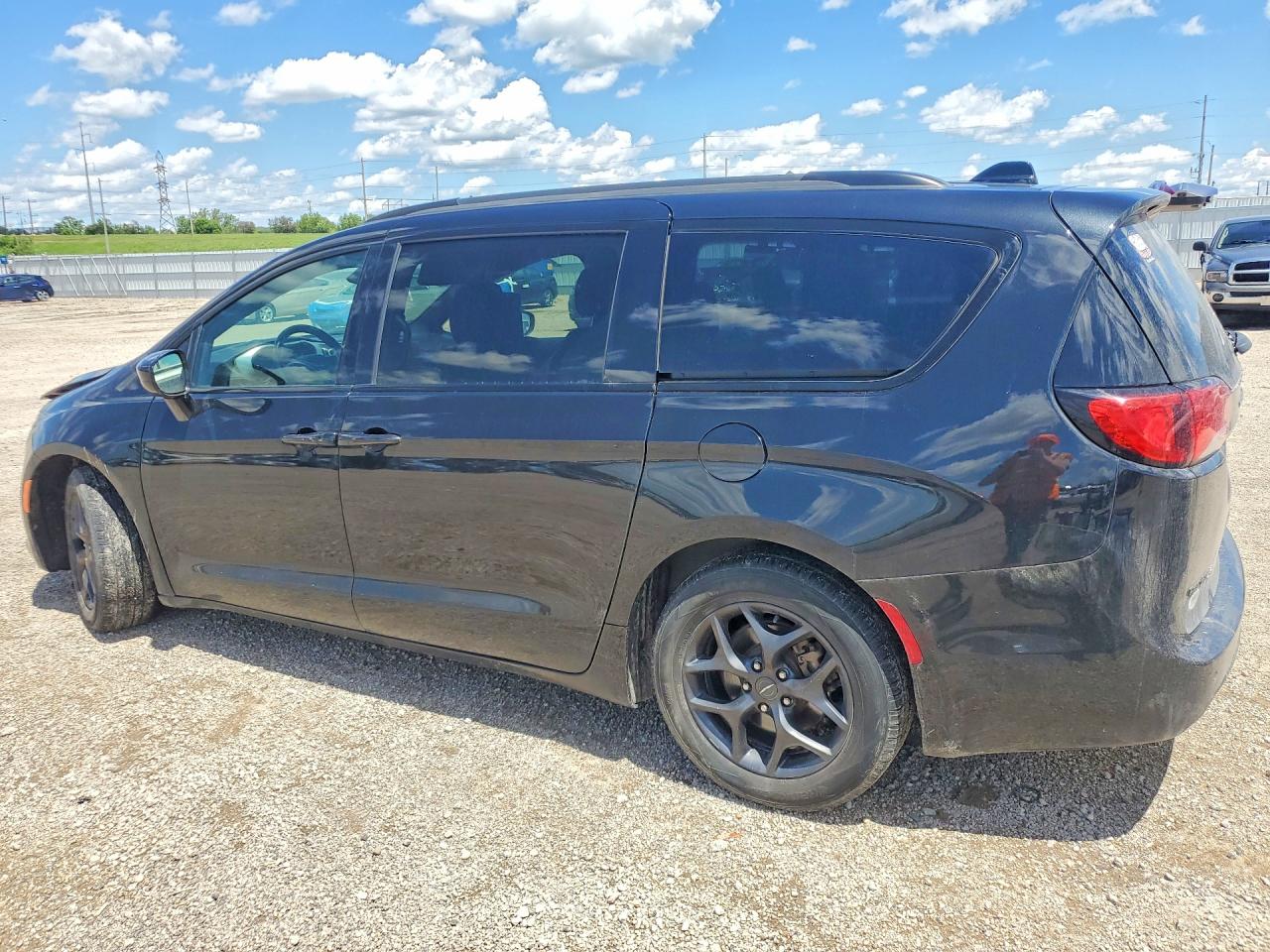 2019 CHRYSLER PACIFICA