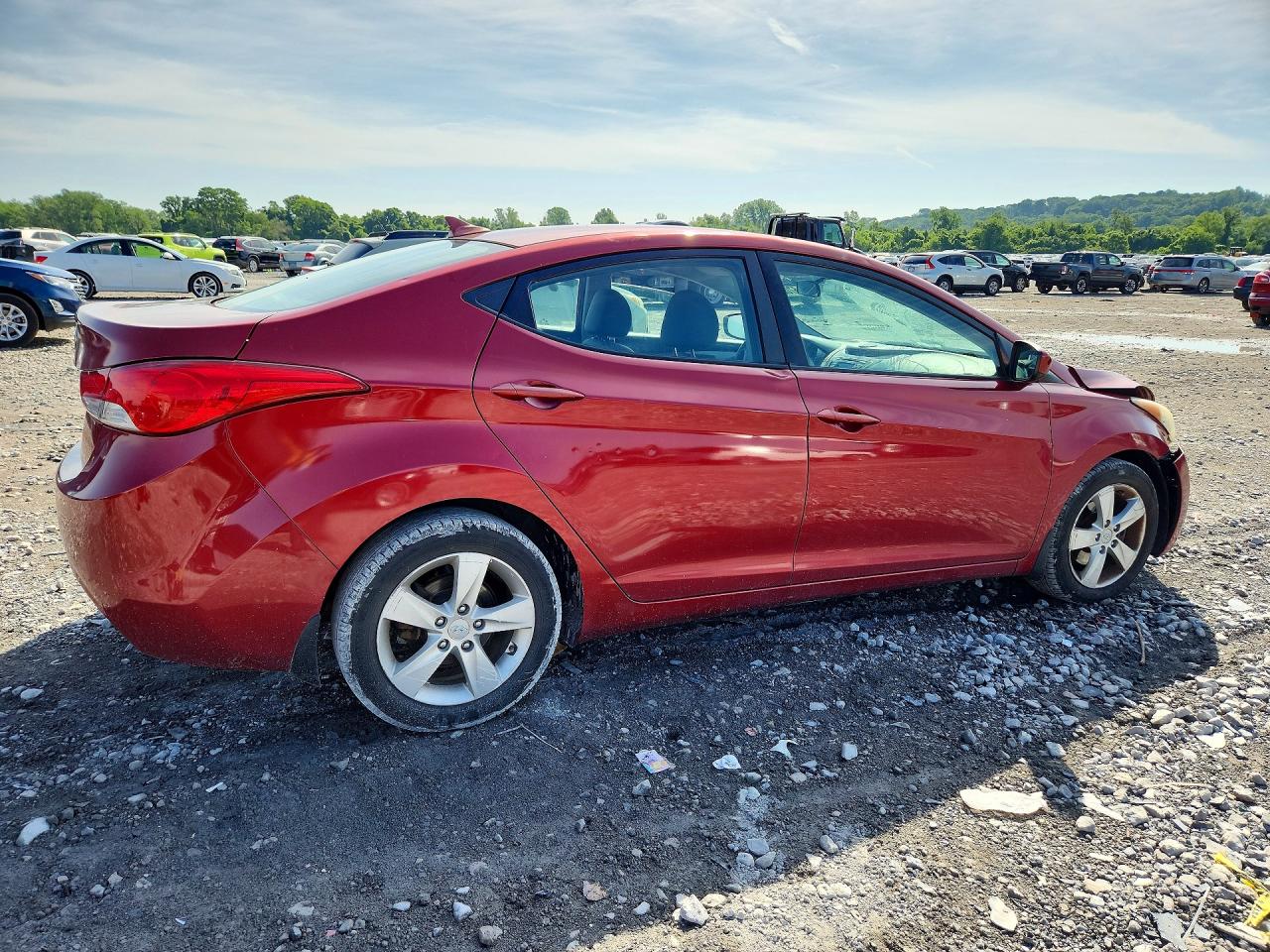 2013 HYUNDAI ELANTRA