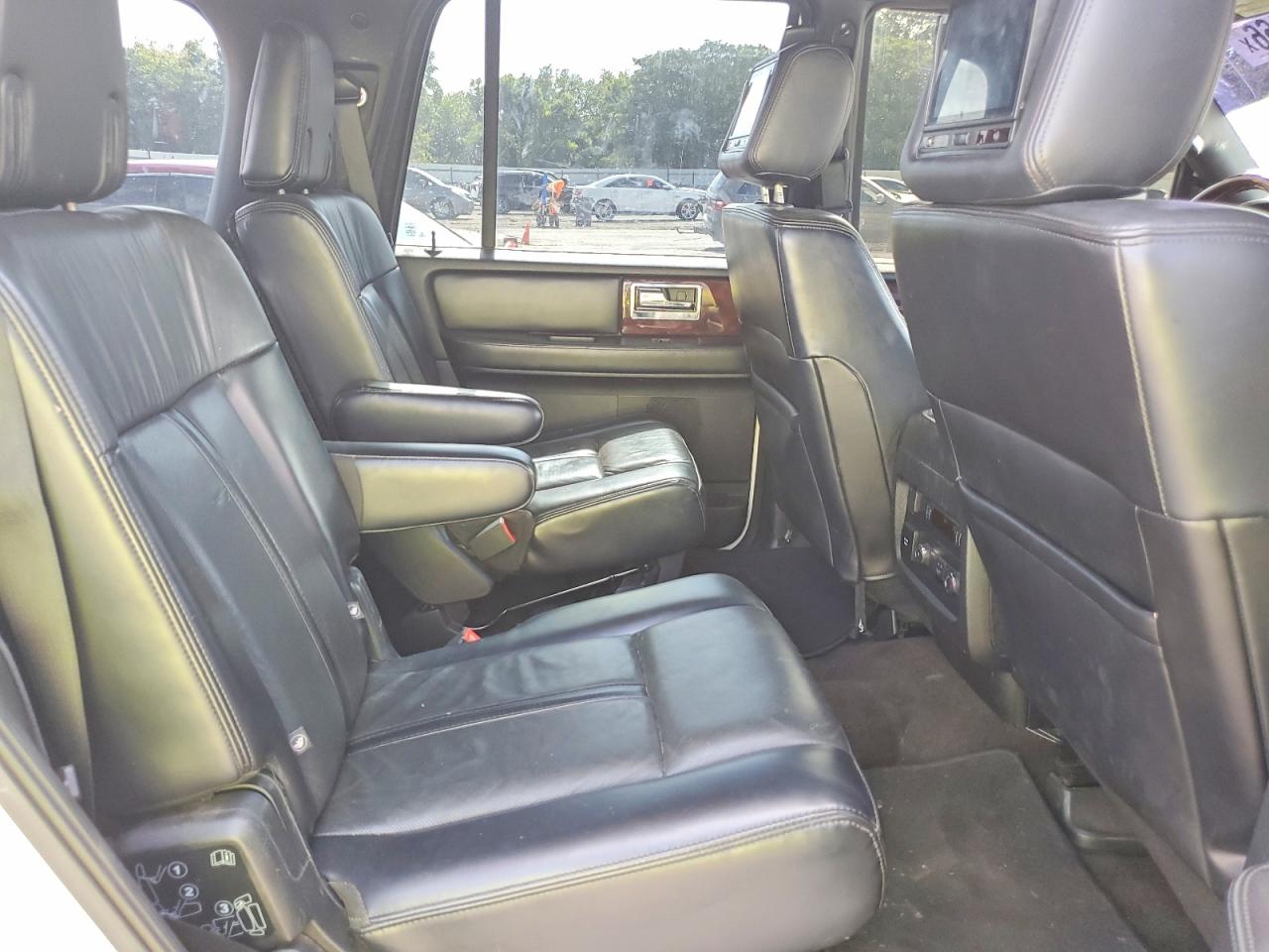 2017 LINCOLN NAVIGATOR
