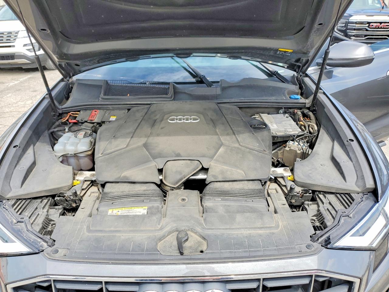 2019 AUDI Q8
